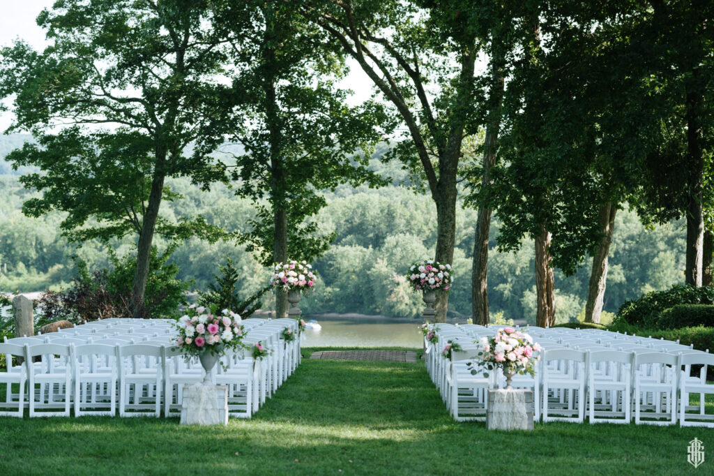 Golden hour couple portrait by Connecticut castle wedding photographer Bruno Sauma