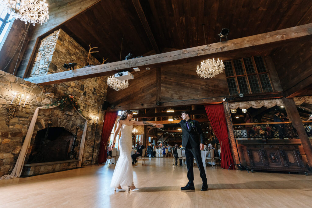 First dance at Bill Miller's Castle - Bruno Sauma Photography 