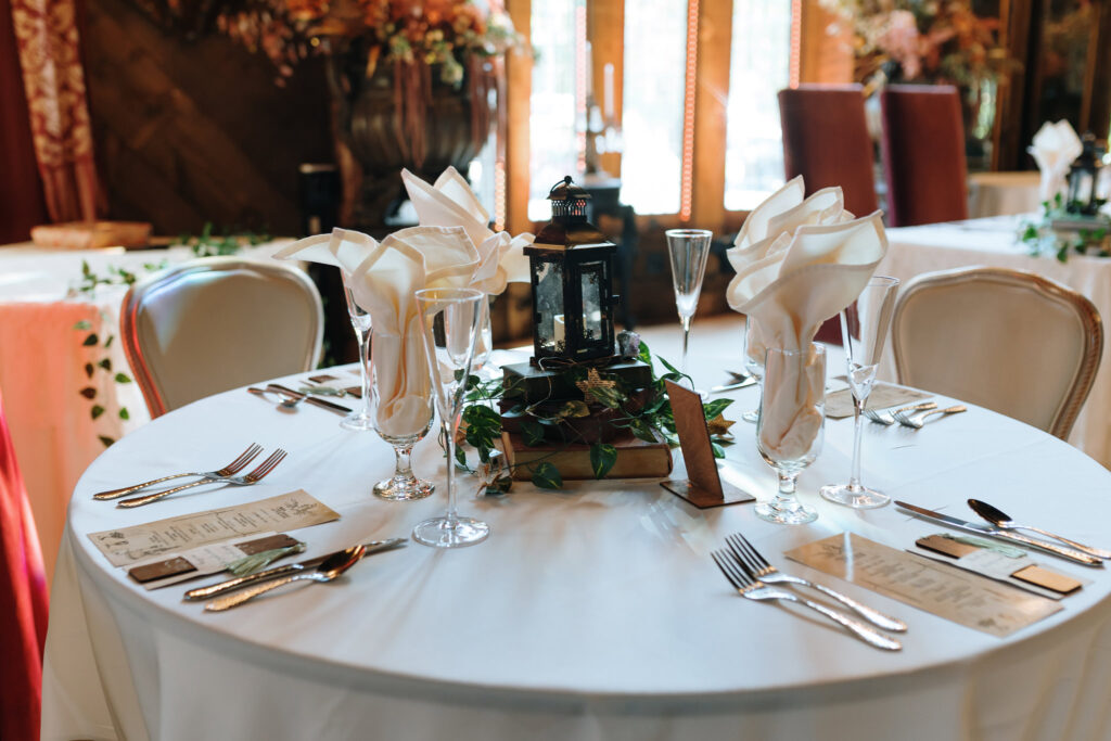 Reception area decoration at Bill Miller's Castle, Bruno Sauma Photography 