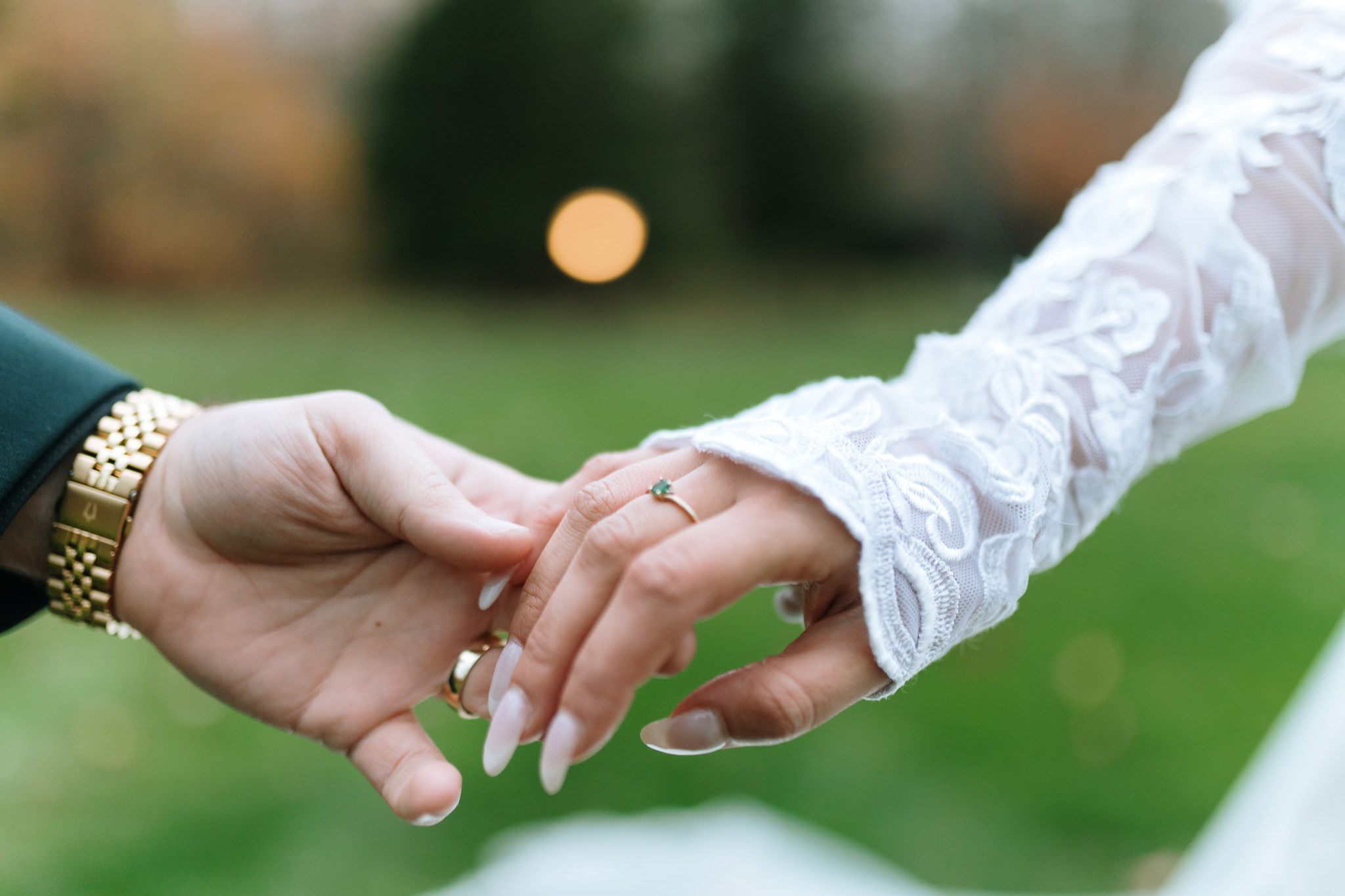Artistic photo of the bride and groom's hands at Bill Miller's Castle - Bruno Sauma Photography