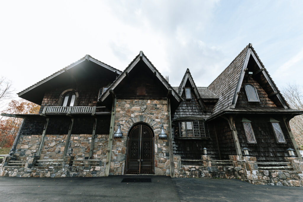 Bill Miller's Castle main entrance picture in the morning - Bruno Sauma Photography 