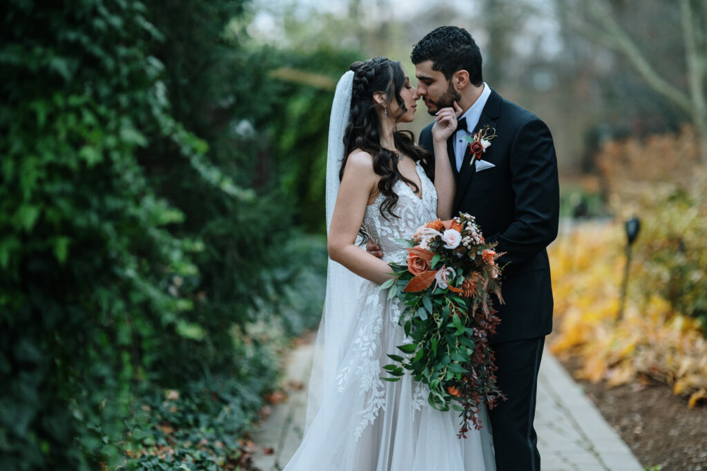 Outdoor photos of the couple at Bill Miller's Castle, - Bruno Sauma Photography 