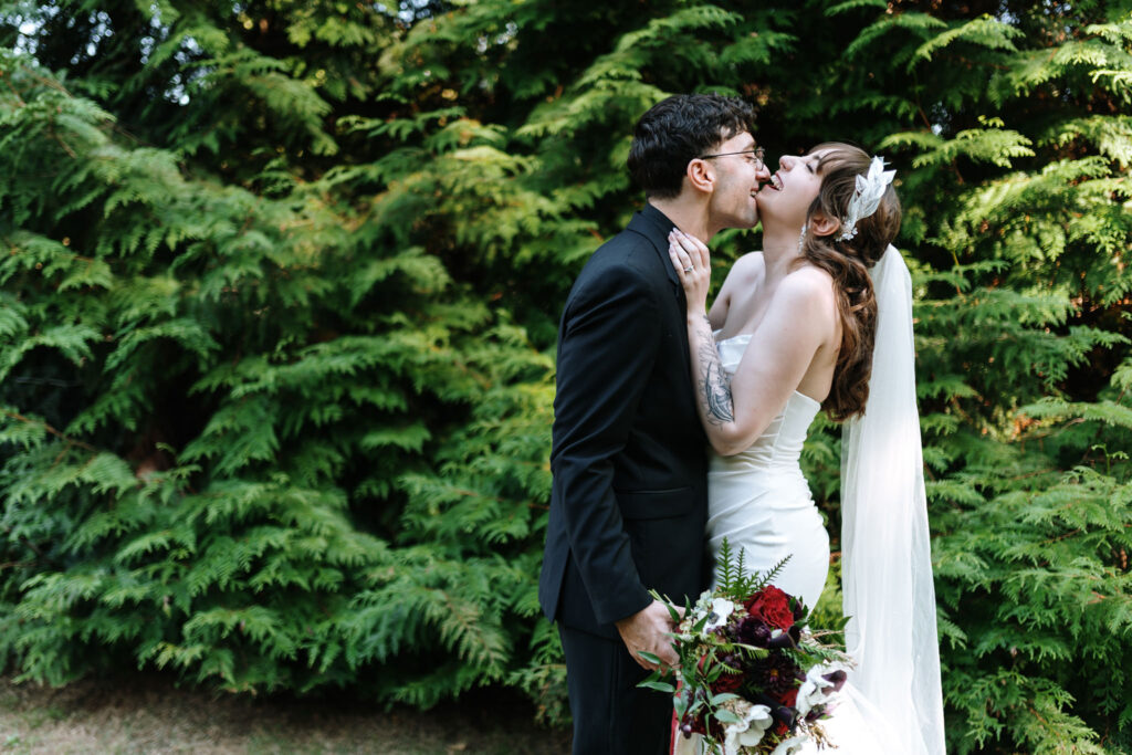 Candid moment between bride and groom at Bill Miller's Castle Garden - Bruno Sauma Photography 