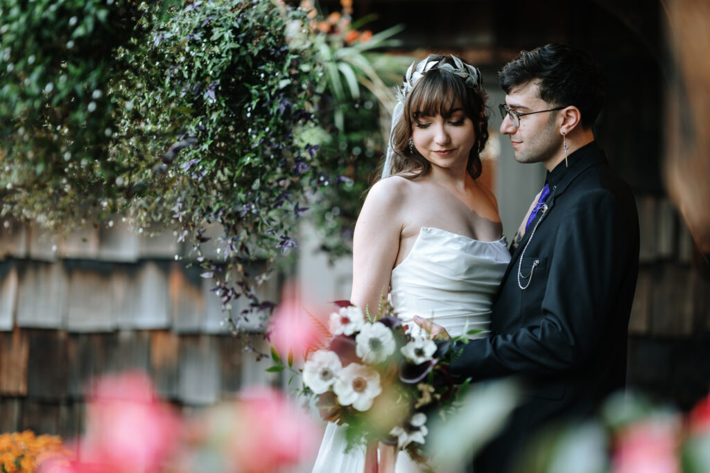 Artistic photo of the couple at Bill Miller's Castle - Bruno Sauma Photography. 