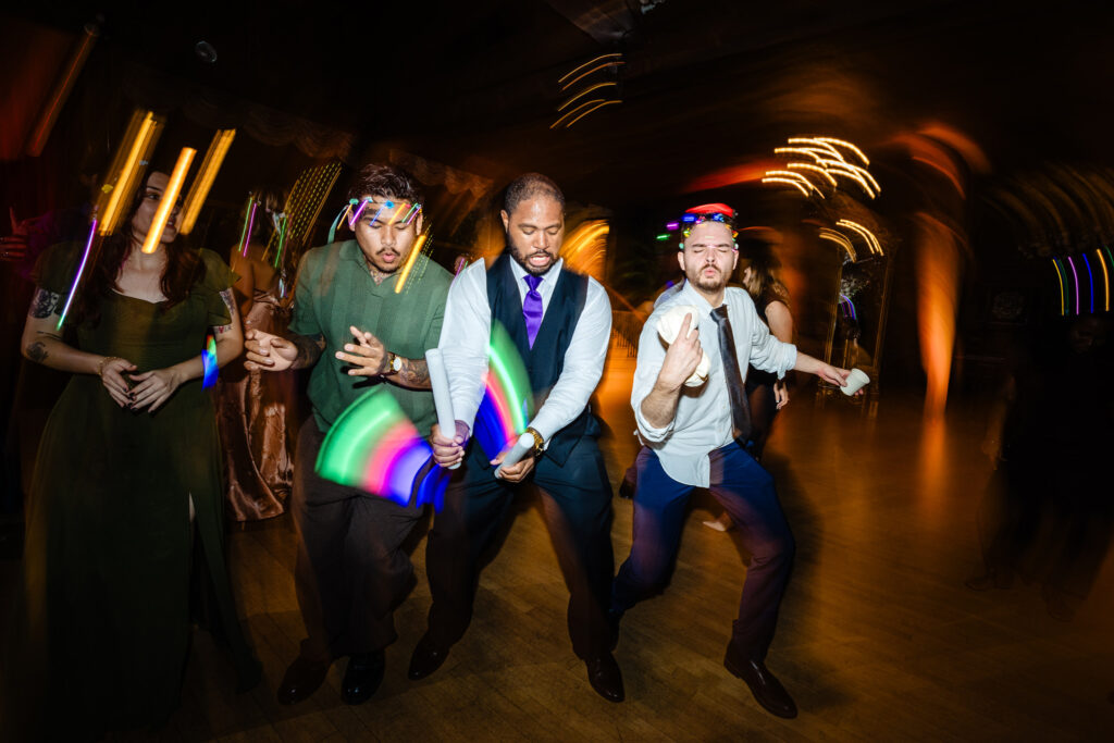 Guests having fun during the reception at Bill Miller's Castle wedding - Bruno Sauma Photography 