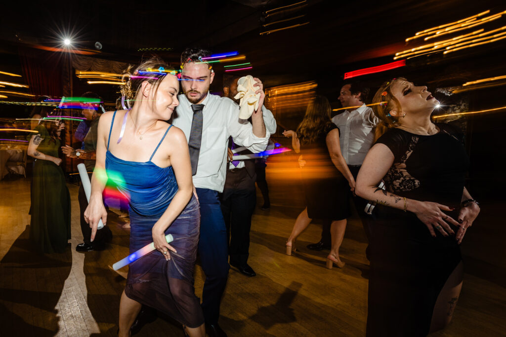 Guests having fun during the reception at Bill Miller's Castle wedding - Bruno Sauma Photography 